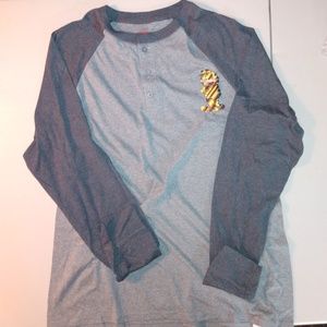 3 button long sleeve T-shirt